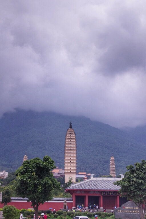 three-pagodas-of-chongsheng-temple