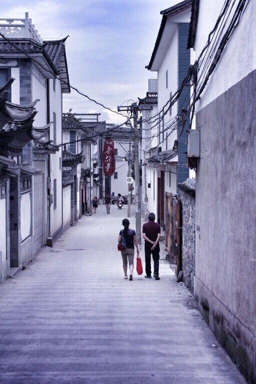 dali-old-town-outside-street