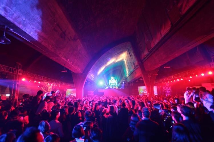 dance club