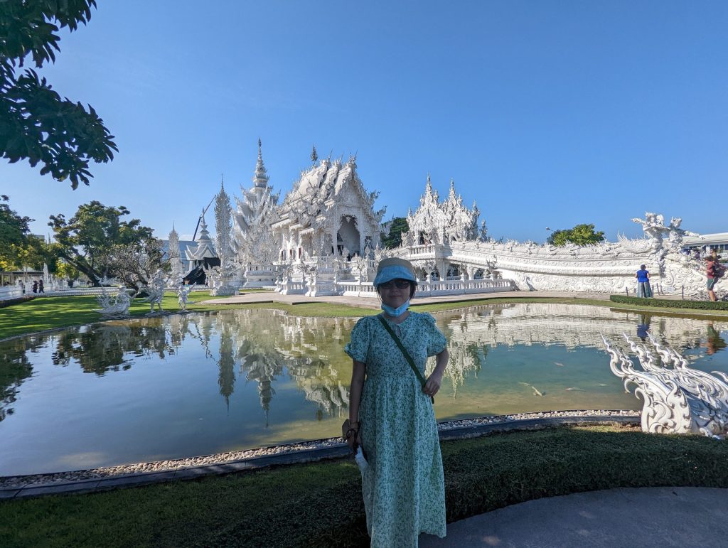 Nicole / Wat Rong Khun (White Temple)