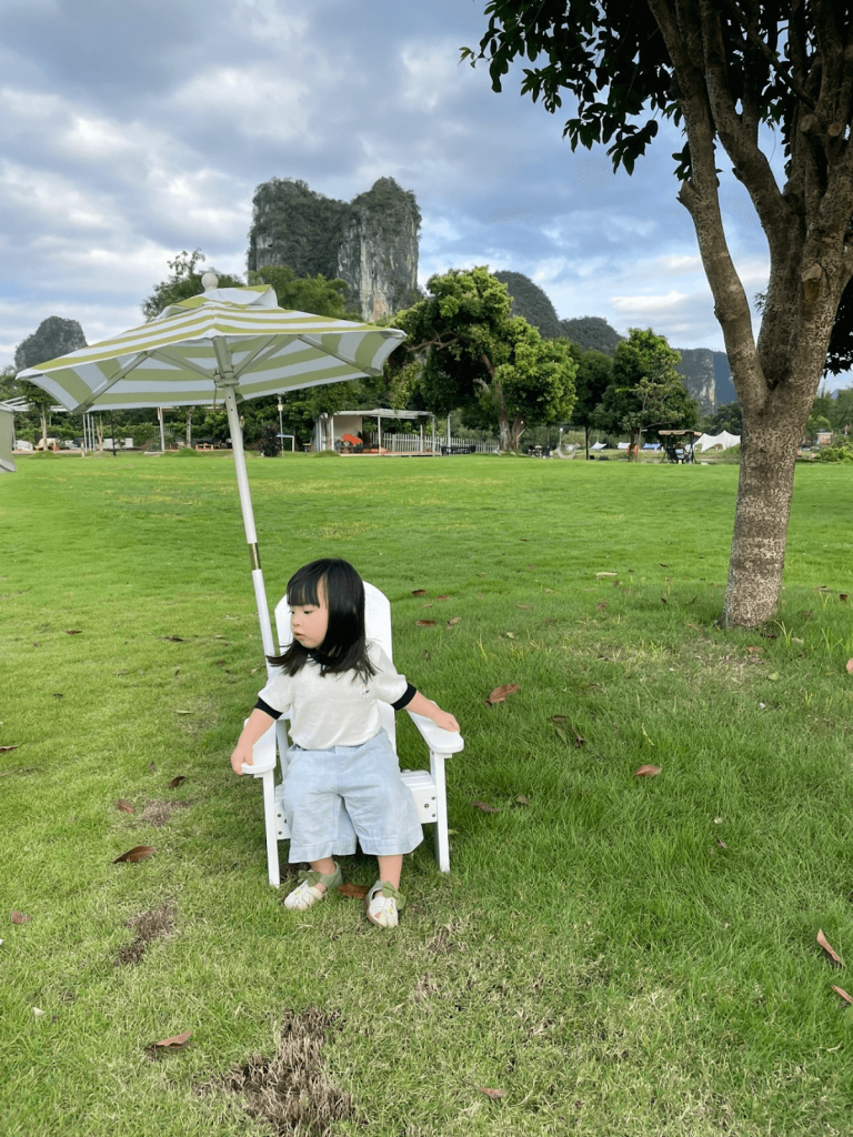 daughter in yangshuo hotel