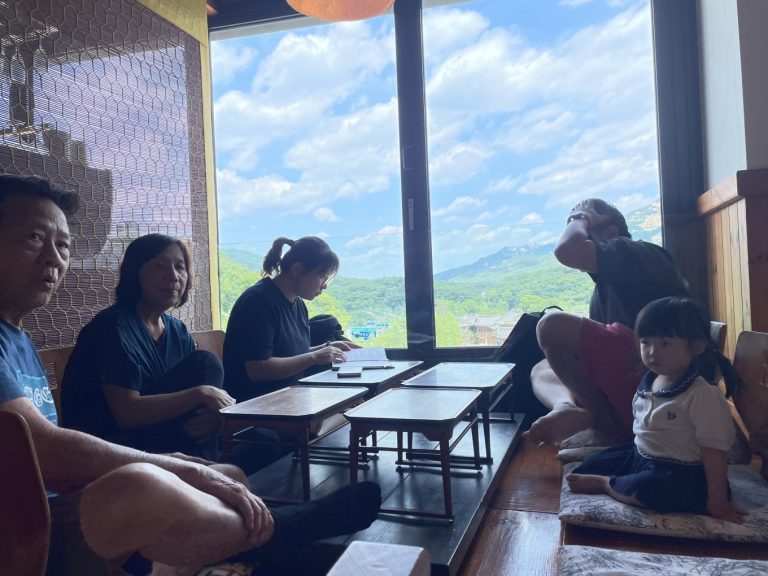 Irin Iljan Cafe family