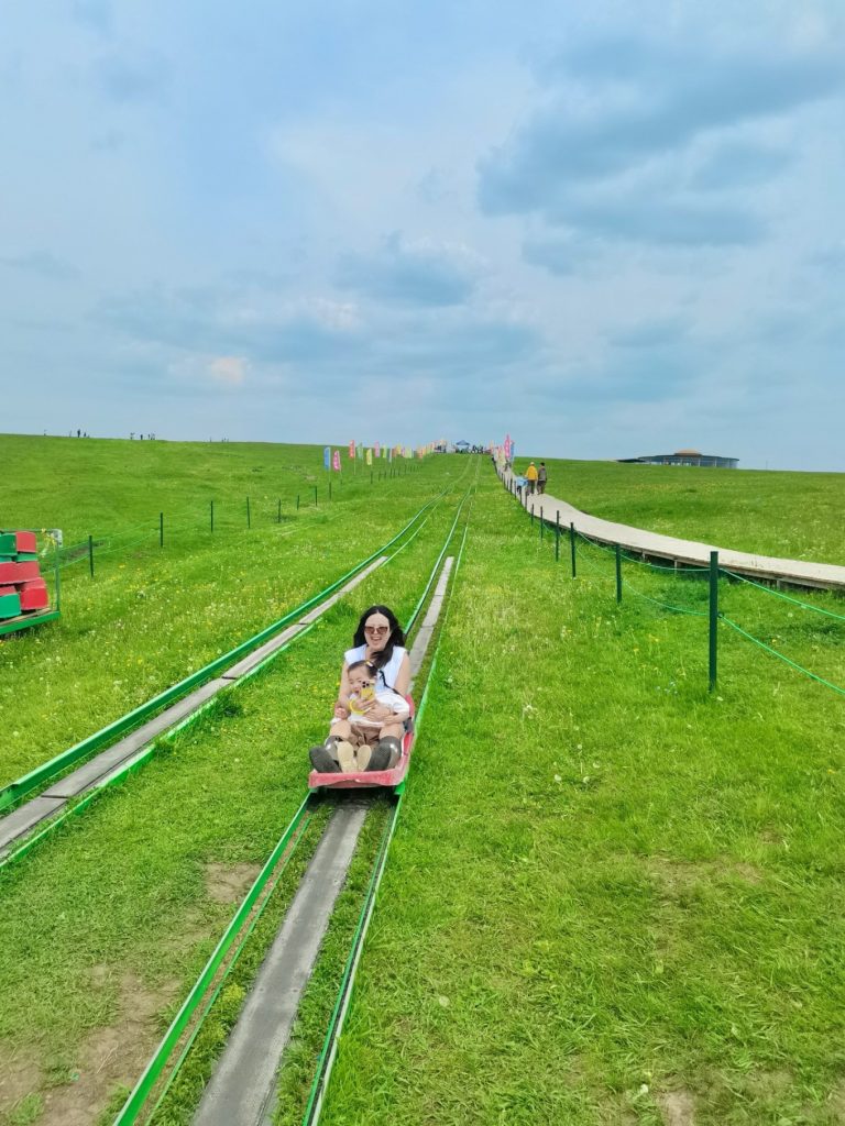 grass sledding in Huanghuagou