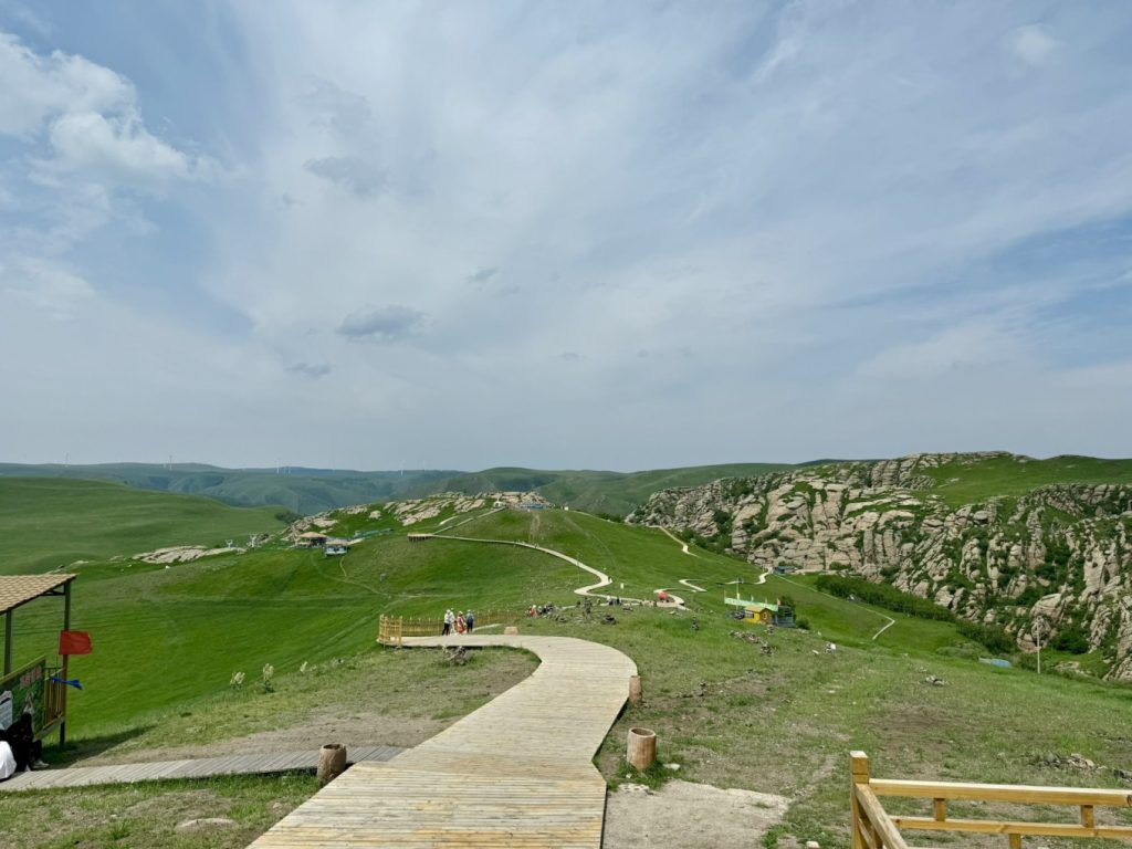 Huanghuagou hills and grasslands