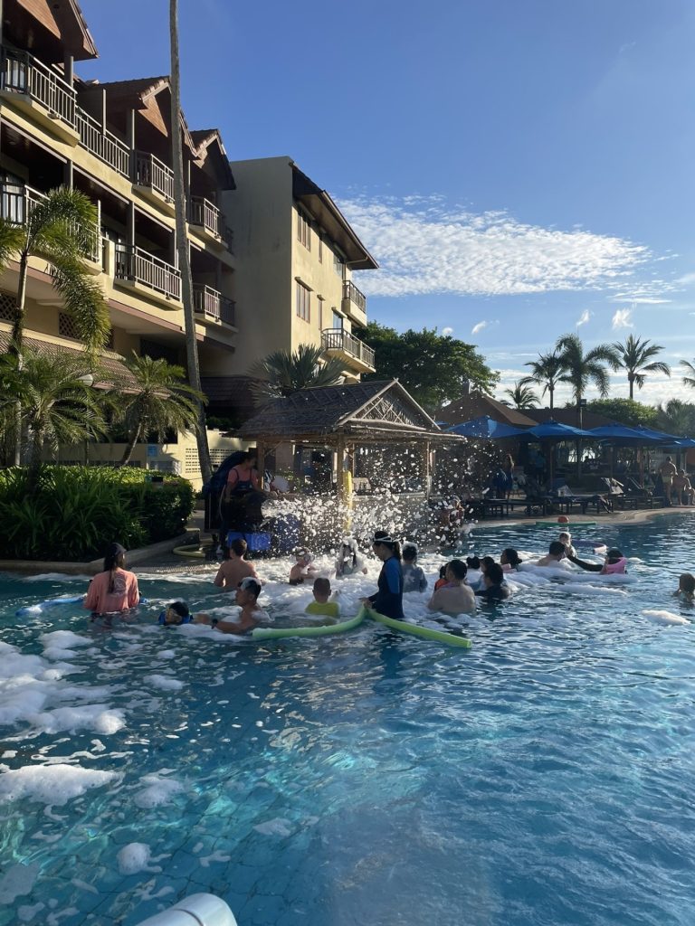 Marriott Merlin Beach Resort Review 4 Marriott Merlin Beach foam party