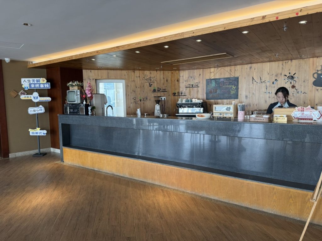 Exploring Xiangshawan: The Disney of the Desert 22 lotus hotel bar
