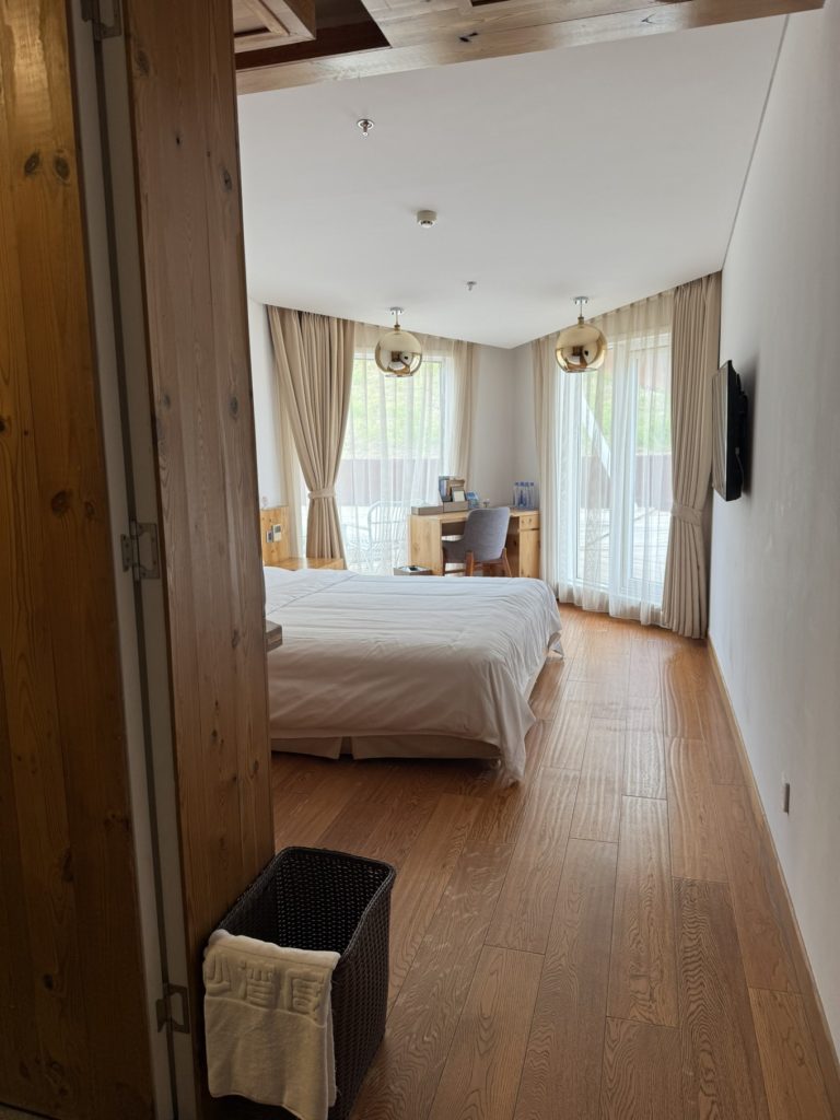 Exploring Xiangshawan: The Disney of the Desert 20 xiangshawan lotus hotel room
