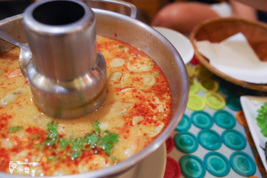 5-Day Bangkok Itinerary: River Cruises, Local Eats & Hidden Corners 31 Cabbages & Condoms tomyum soup