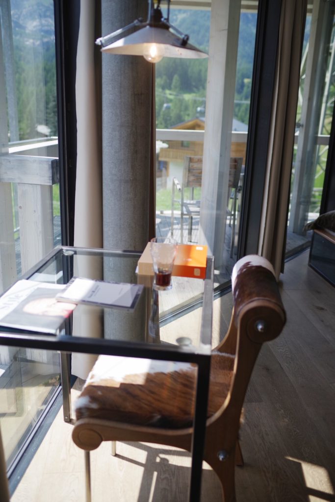 Matterhorn FOCUS Design Hotel Review: Modern Retreat at the Foot of the Alps 9 Deluxe Mountain View Room desk
