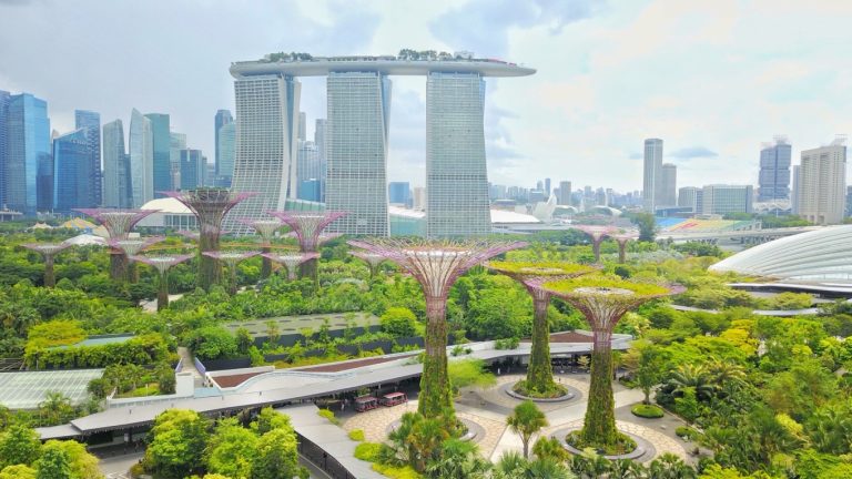 shopping in singapore