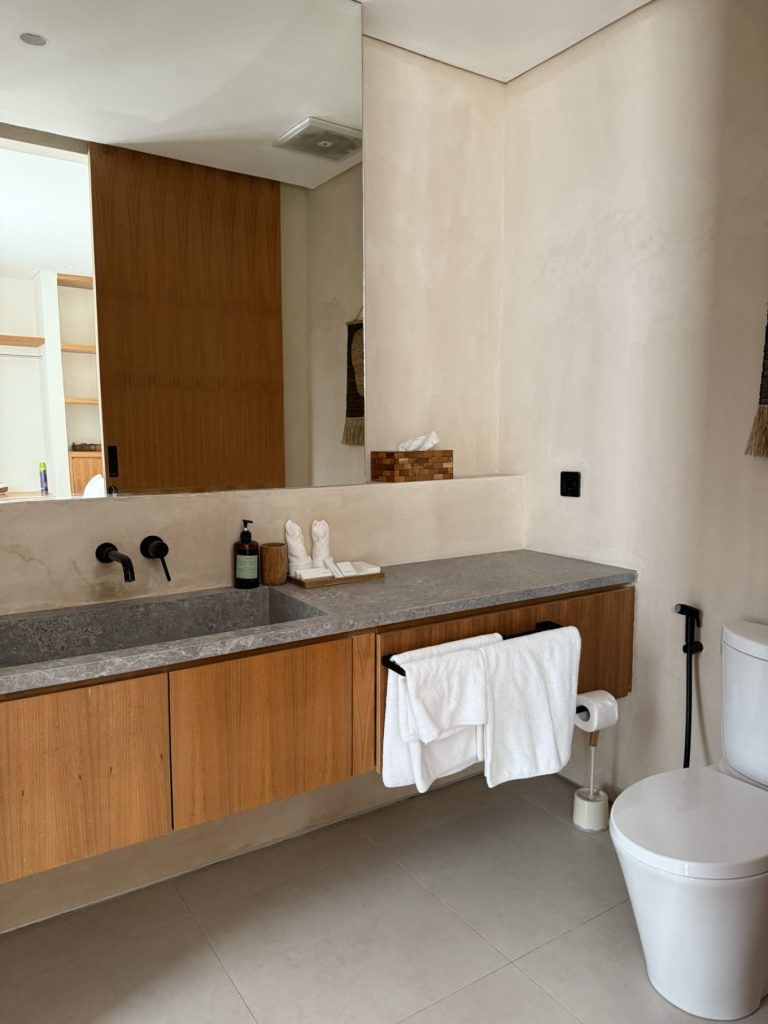 Villa Tiiiga Thrē’s interior bathroom