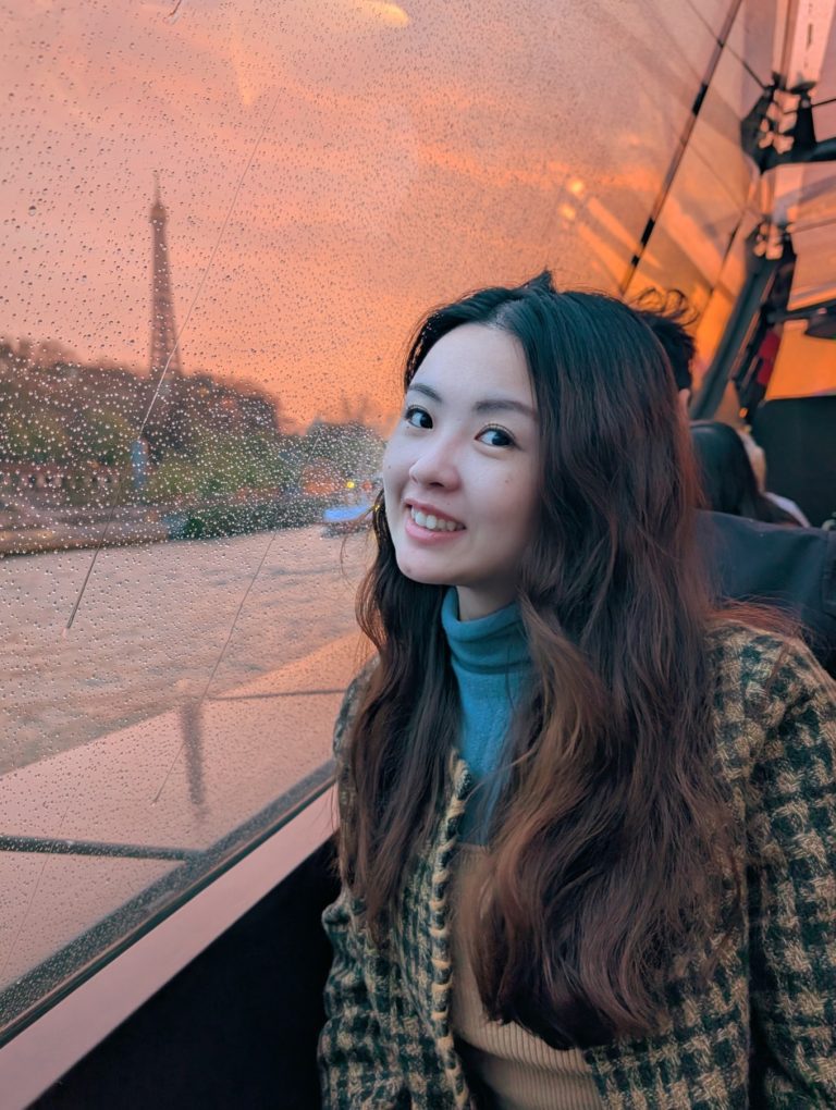 Bateaux Parisiens River Cruise Review 2026: Rainy Yet Romantic Evening