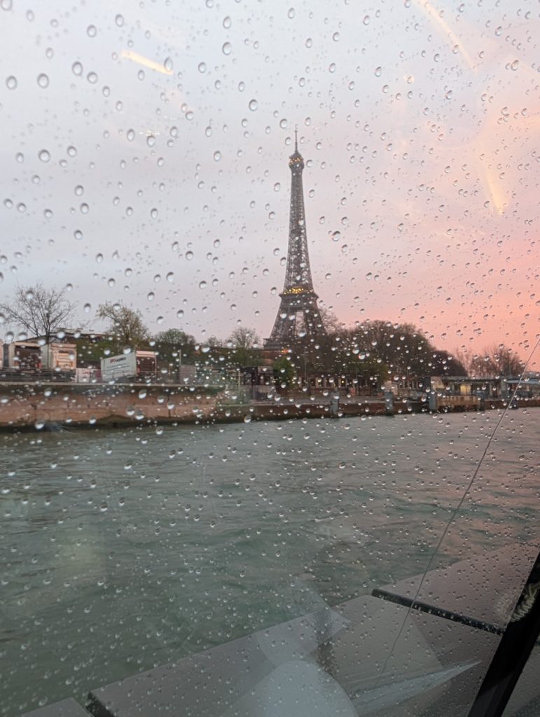 Bateaux Parisiens river cruise views