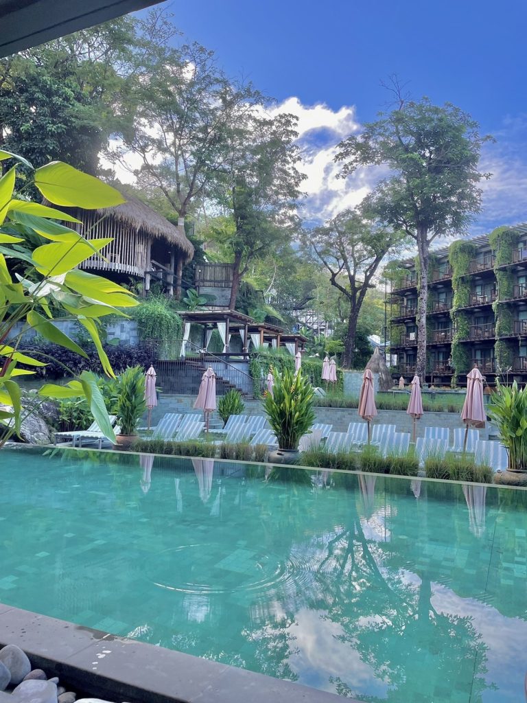 Dinso Resort & Villas swimming pool