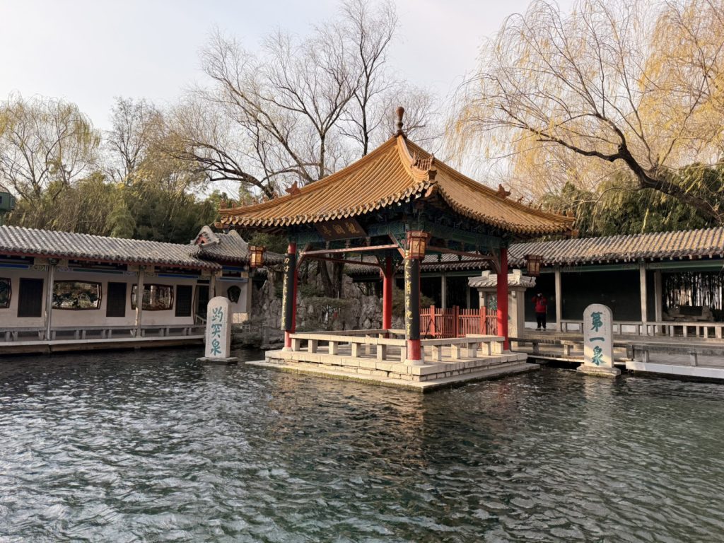 Baotu Spring Travel Guide: Visiting Jinan’s No.1 Spring 7 Baotu Spring pavilion built over clear spring water in Jinan during winter