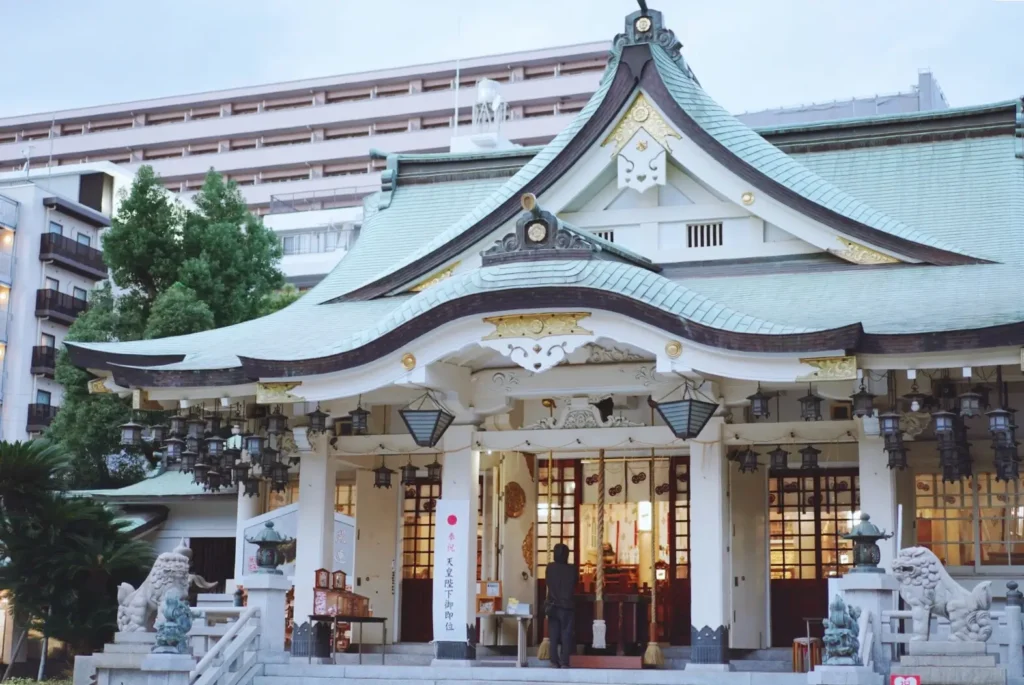 Namba Yasaka Shrine main hall Osaka traditional Japanese shrine architecture exterior