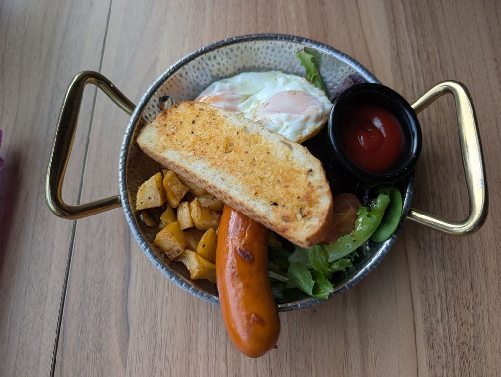 The Canopy HortPark Review: Family-Friendly Brunch 10 Sausage, sunny side egg, roasted potatoes and toast brunch at The Canopy HortPark Singapore