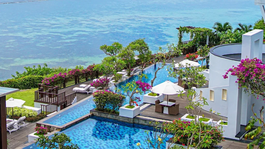 5 Best Halal Honeymoon Resorts in Bali: Villas & Muslim-Friendly Stays 8 Samabe Bali Suites and Villas Nusa Dua beachfront resort with infinity pools and private villas for halal honeymoon couples