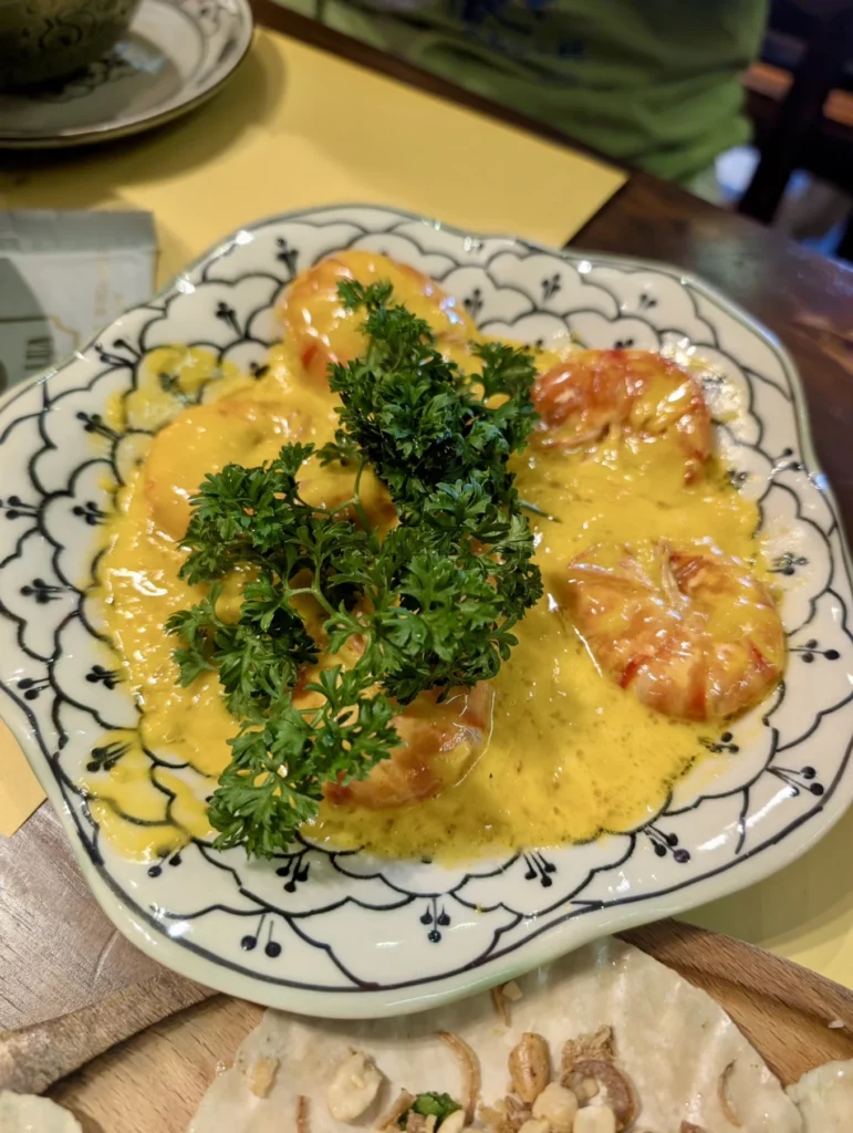 Bếp Lụa Vietnamese Restaurant Review (Da Nang): Worth Skipping Michelin Queues For? 9 Garlic butter shrimp with Vietnamese bread at Bếp Lụa Da Nang