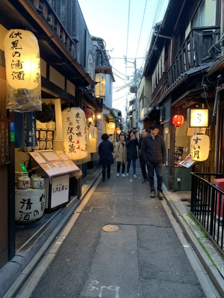 Pontocho Alley Kyoto Guide: Best Time to Visit, Food & What to Expect 6 Pontocho Alley Kyoto restaurants with illuminated lanterns and traditional signage along narrow street