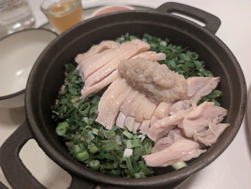 Seng House Review: Big Portions, Mixed Flavours & Must-Try Dish 9 Claypot chicken rice with sliced chicken and spring onions at Seng House