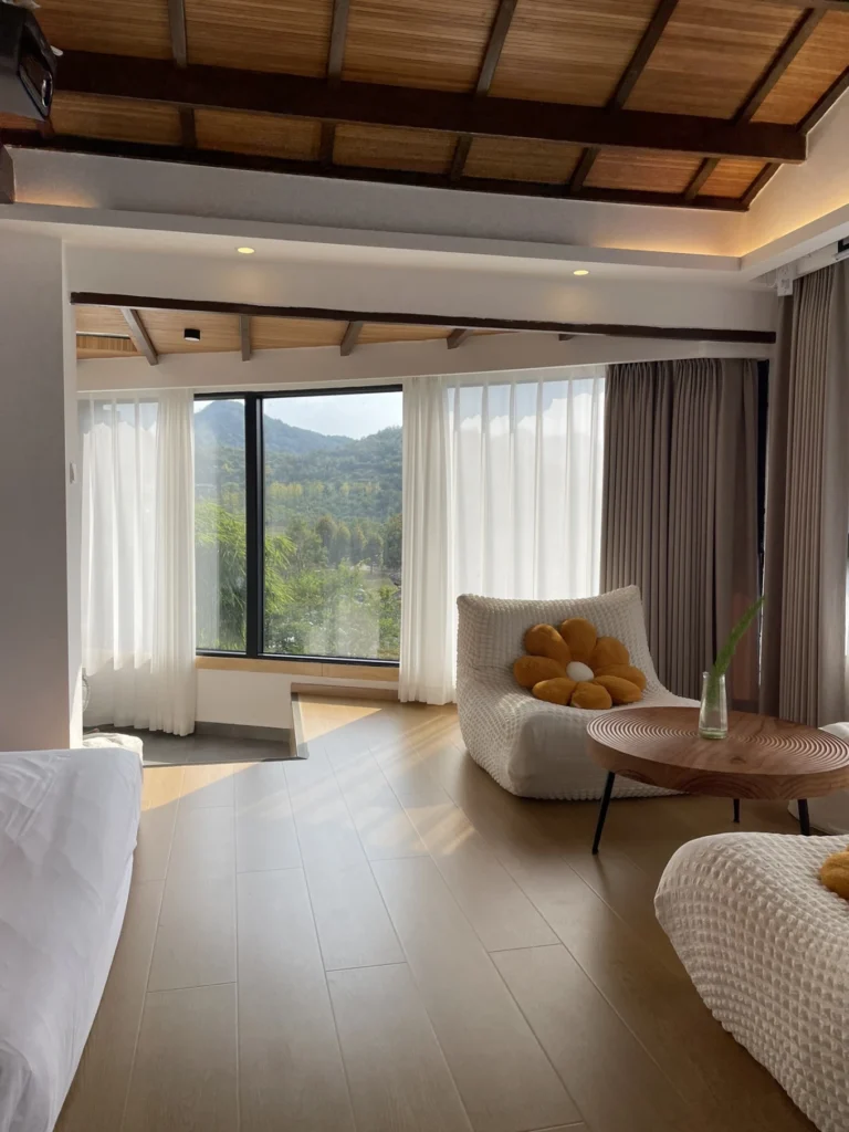 Qishe Inn Review: Cozy Family Stay Near Qingyan Ancient Town