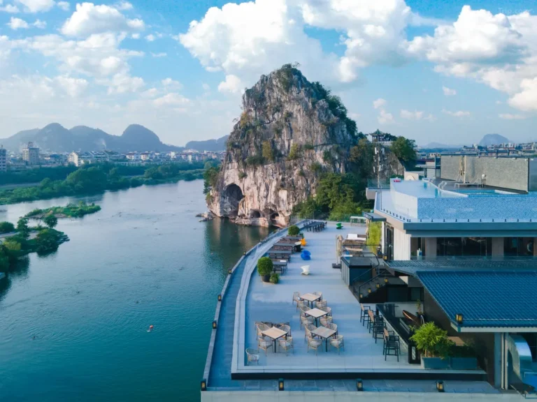 SYYF Li River Landscape Courtyard Hotel overlooking the Li River in Guilin