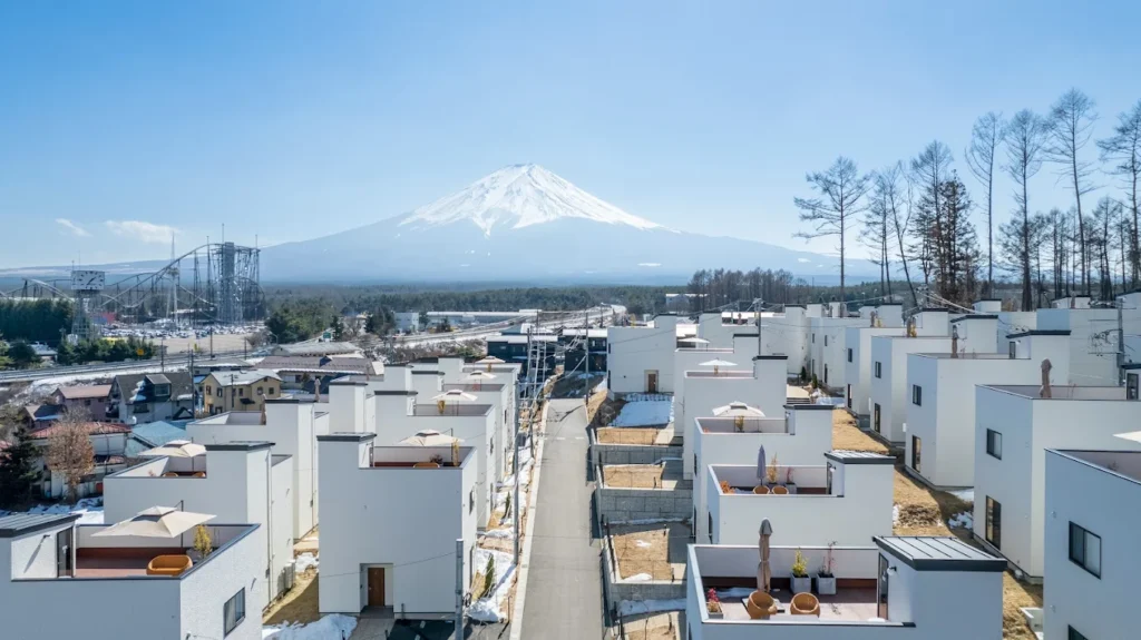 Modern private villas at Fuji Gran Villa TOKI with panoramic views of Mount Fuji, located near Mount Fuji Station in Fujiyoshida, Japan.
