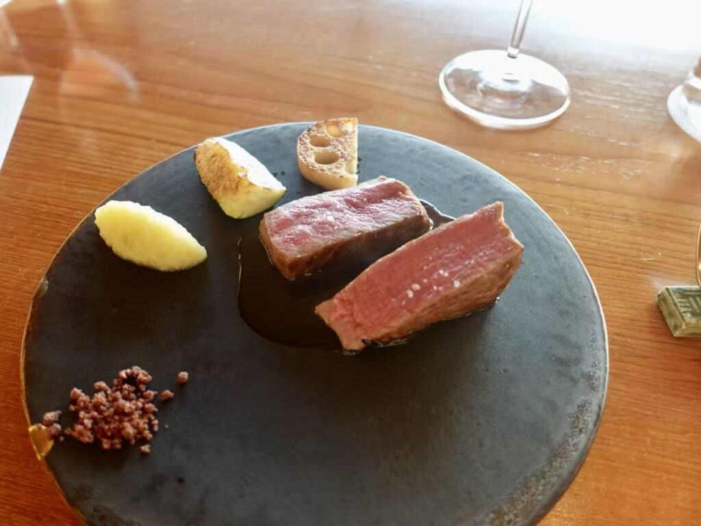 The Best Sunset View in Kyoto? Yasaka at Park Hyatt Kyoto Review 15 Comparison of Ohmi Beef Tenderloin and Kyonaka Method Aged Beef Sirloin served at Yasaka Restaurant Kyoto