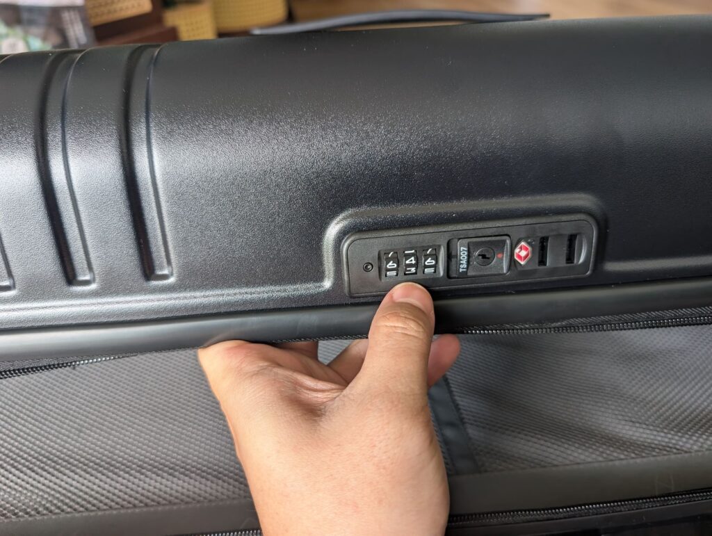 Bagsmart Getaway 30 Trunk Review: A Hands-On First Look at This 96L Checked Luggage 15 Integrated TSA007 combination lock on Bagsmart Getaway 30 Trunk