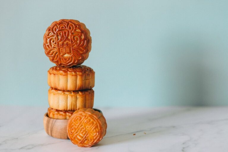 Top Hotel Mooncakes in Singapore 2026: 10 Luxury Collections Worth Gifting